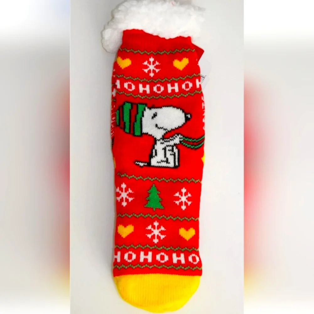 Peanuts SNOOPY Sherpa Lined Socks (One Size Fits Most) Soft, Non-Slip NWT - Picture 1 of 3